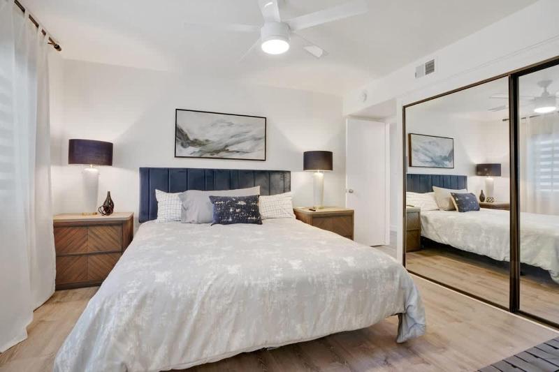 Amazing Views of Bay Beach and Marina Park-1807 home - image 5