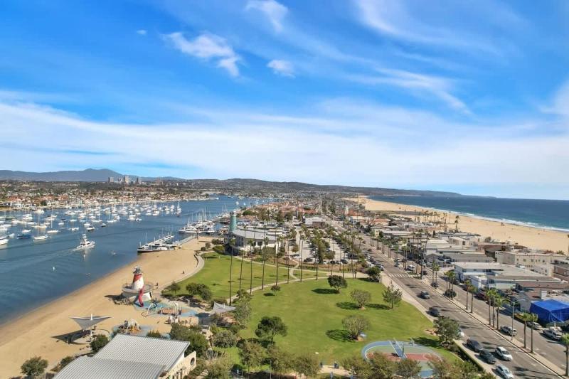 Amazing Views of Bay Beach and Marina Park-1807 home - image 19
