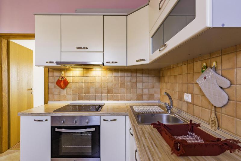 Bozica house with apartment - image 3