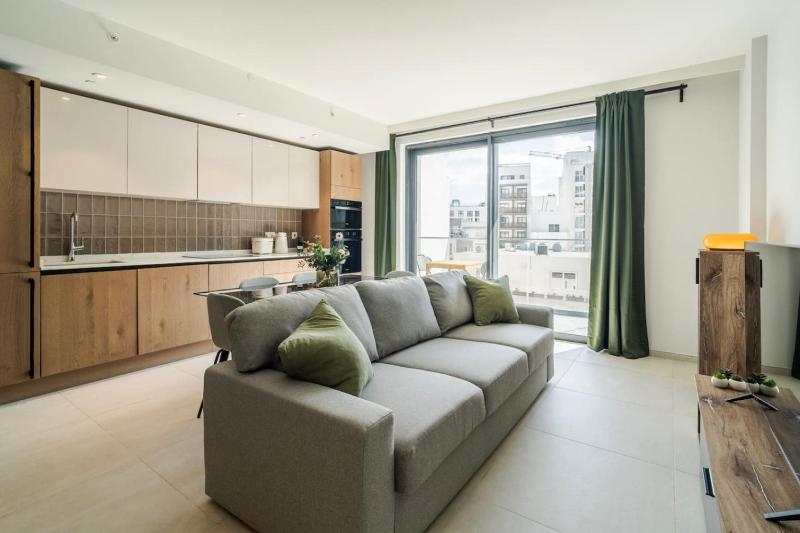 St Julians Paceville Mercury Suite with Pool - image 4