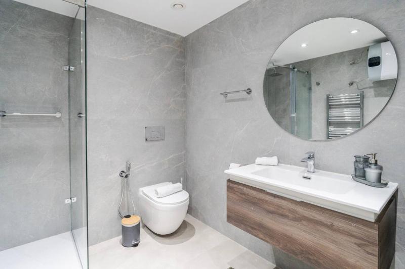 St Julians Paceville Mercury Suite with Pool - image 8