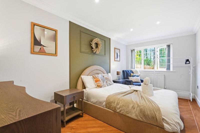 5BR Contractor & Family Home Near NEC - image 22