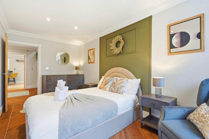 5BR Contractor & Family Home Near NEC - image 21