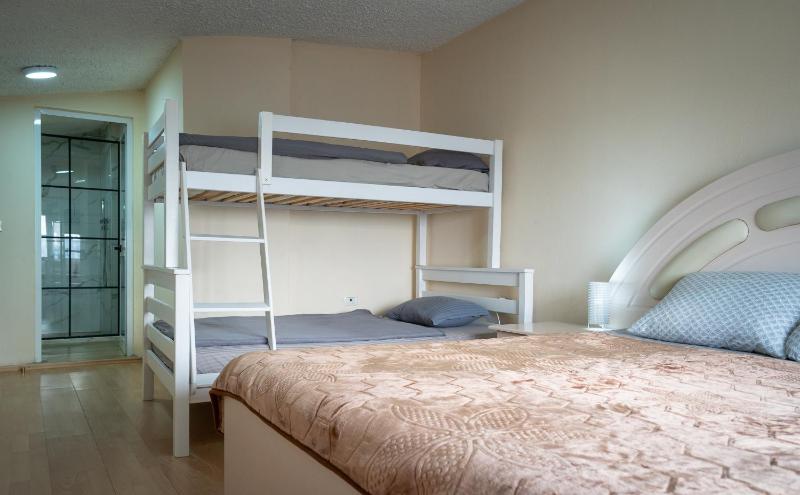 503 Sunny Mint Rooftop Apartment - image 13
