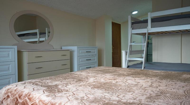 503 Sunny Mint Rooftop Apartment - image 14