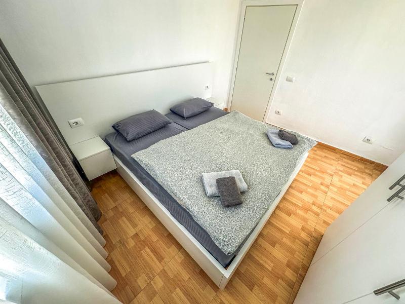 401 Blue Syri Apartment - image 16