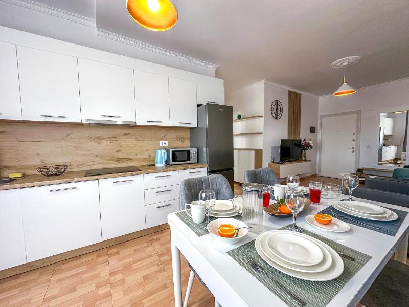 401 Blue Syri Apartment - image 12