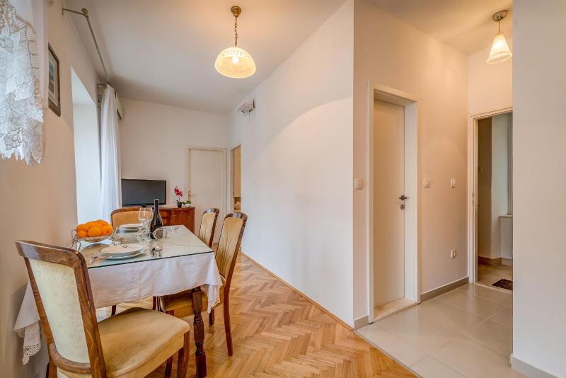 Apartment Oscar - image 11