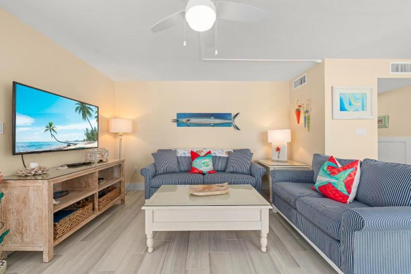 Island Beach Club #330E - image 35