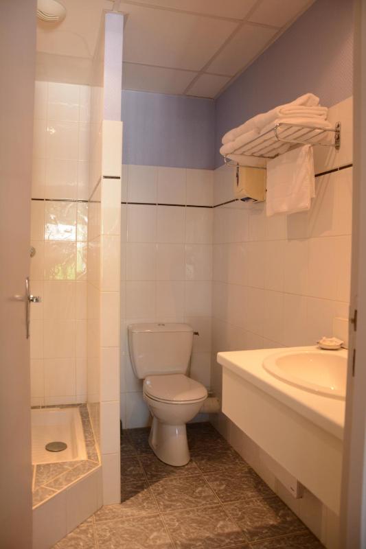 Twin Room image 2