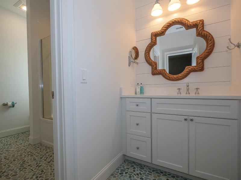 24 Rum Row - image 15