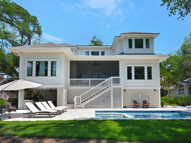 24 Rum Row - image 13