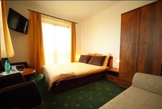 Triple Room with Balcony (2 Adults + 1 Child) image 4
