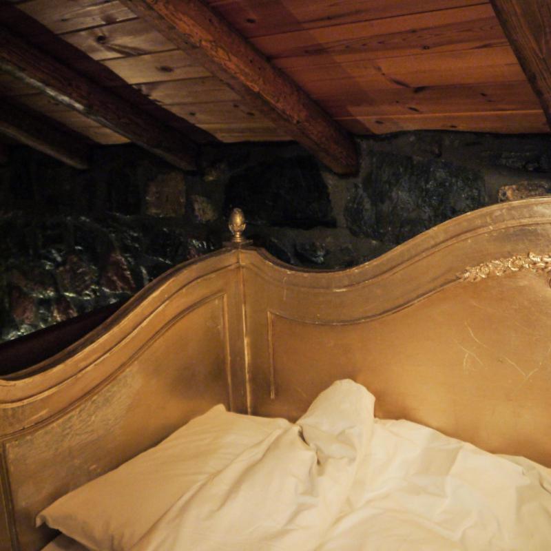 Economy Suite image 3