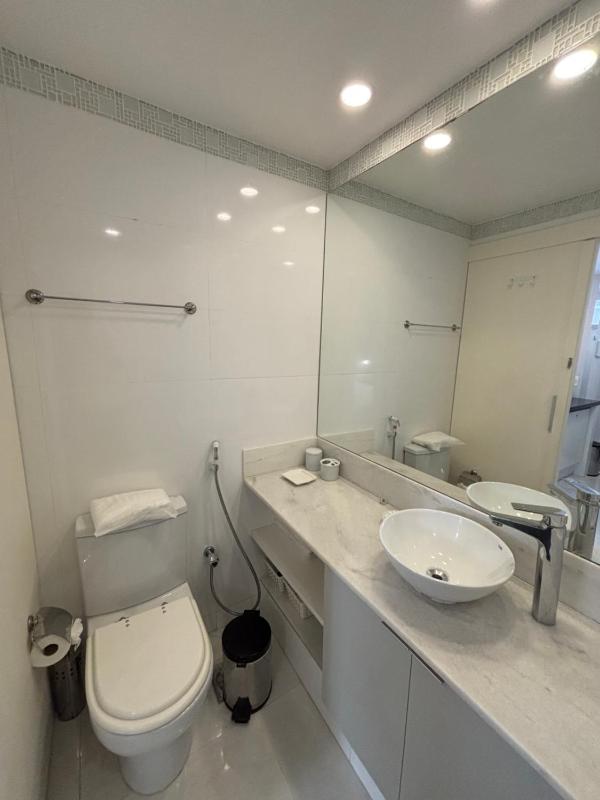 MC FLATS LEBLON INN - image 10