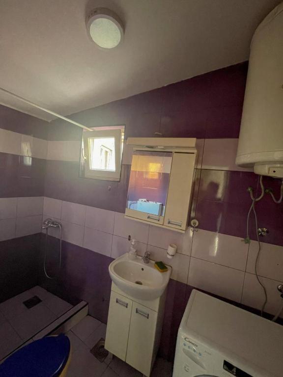 Belgrade Stay-Terace Apartment -6 Guests - image 5