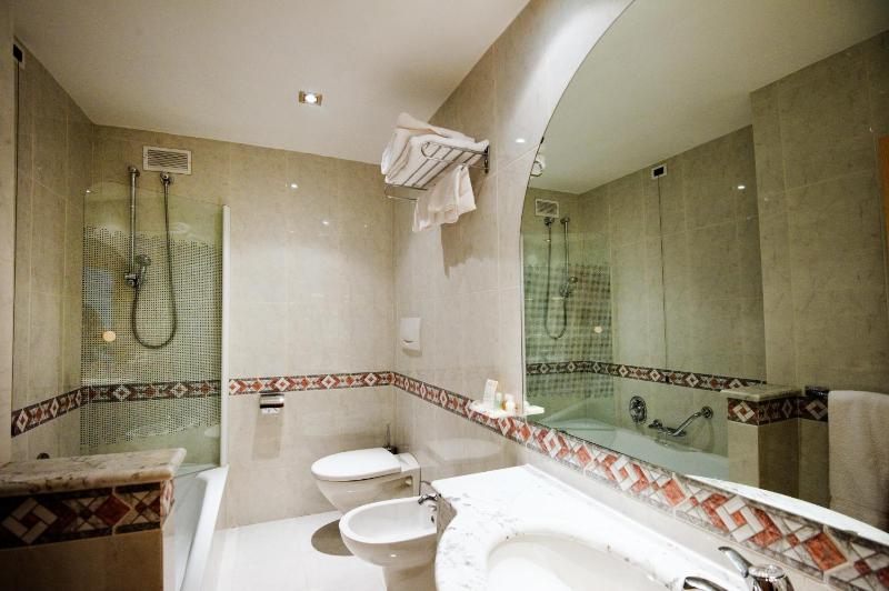 Triple Room image 4