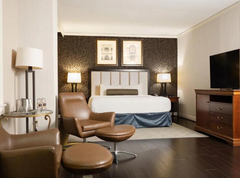 The Whitehall Houston - image 21