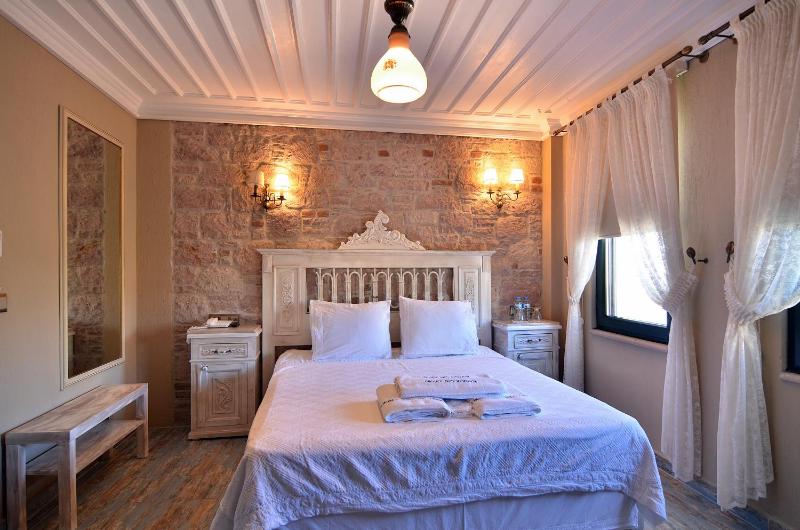 Deluxe Room image 2