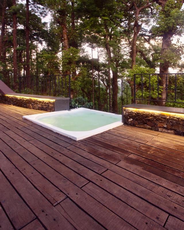 Misty Peaks - Luxury & Nature Homestay in Chikmagalur - image 13