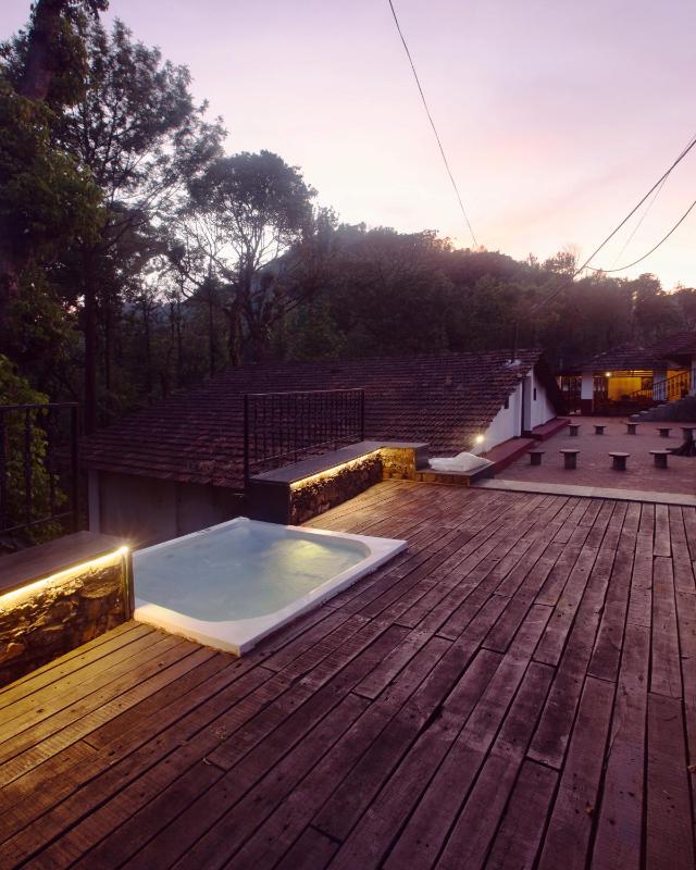Misty Peaks - Luxury & Nature Homestay in Chikmagalur - image 12