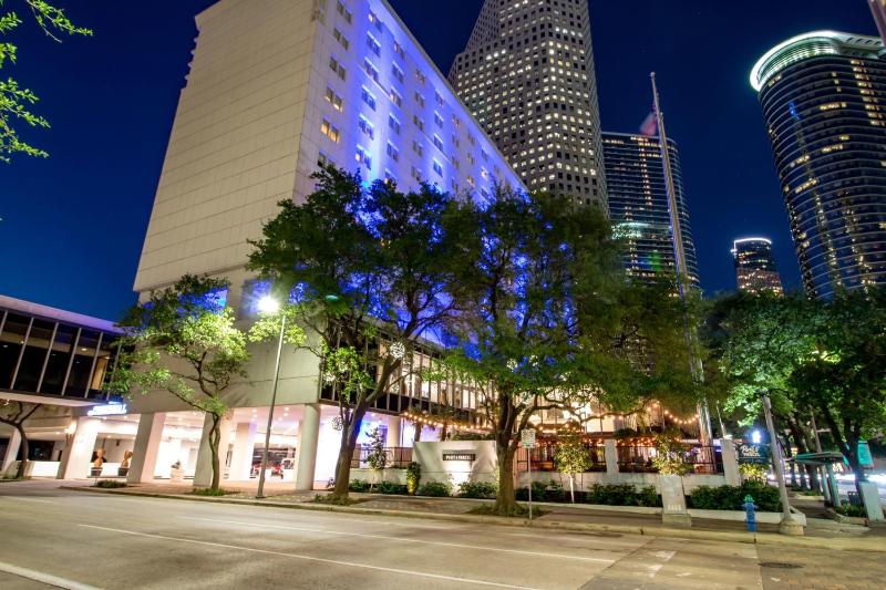 The Whitehall Houston - image 18