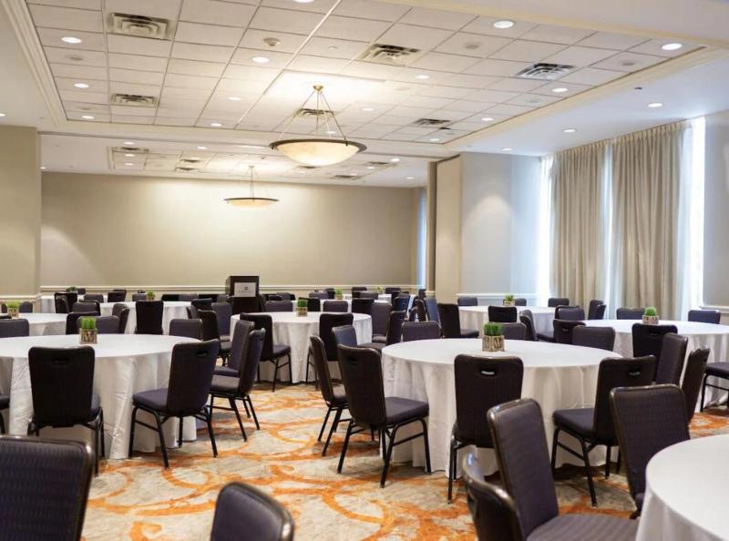The Whitehall Houston - image 32