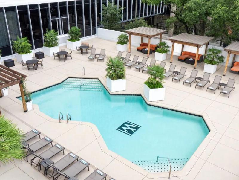 The Whitehall Houston - image 13