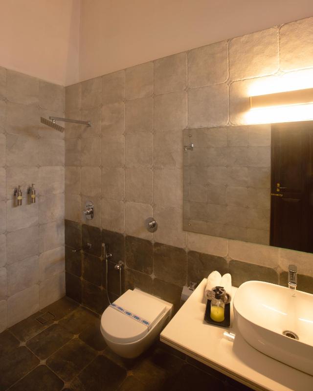 Misty Peaks - Luxury & Nature Homestay in Chikmagalur - image 8