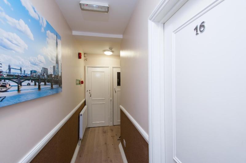 Family Room image 2