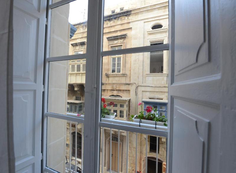 Paulos Valletta - image 5