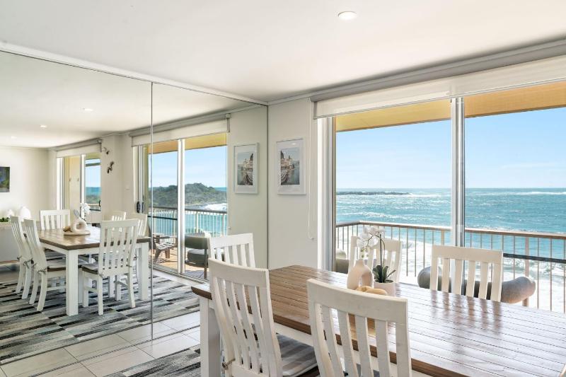 Craigmore Penthouse - Luxury Yamba Penthouse With Uninterrupted Ocean Views - Holiday Yamba - image 7
