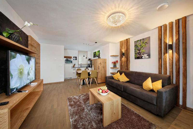 Apartment image 3