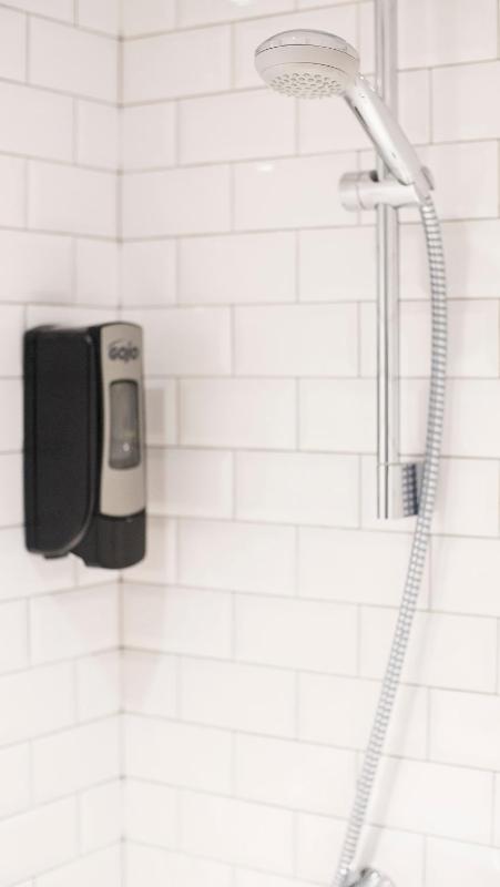 Bed in 6-Bed Mixed Dormitory Room with Shared Bathroom image 3