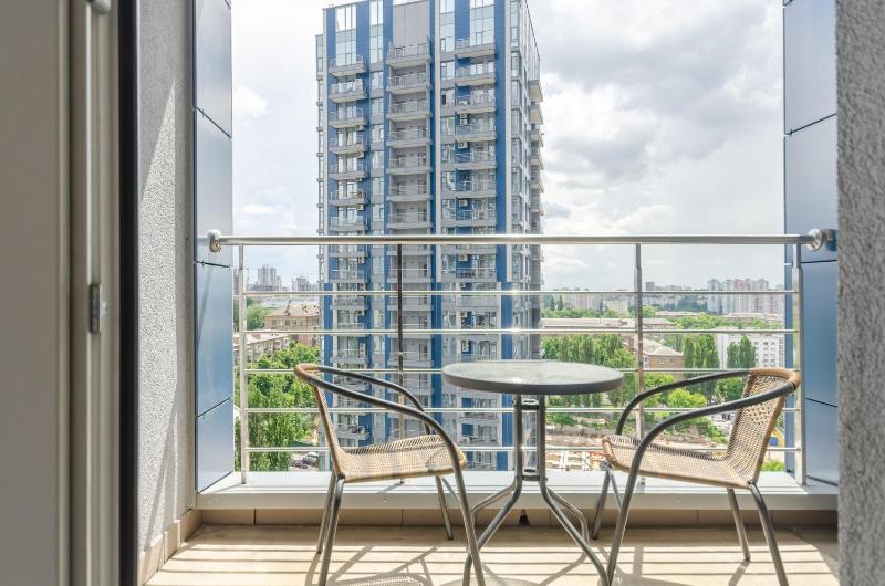 12-214 Central Park John McCain 7 Kyiv centre stunning city view 15 kW backup power Petrovdom Apartment - image 13
