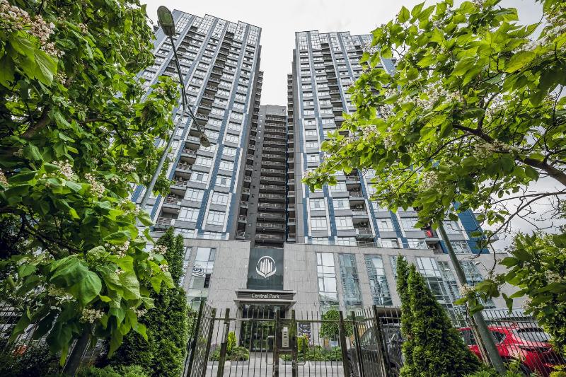 12-214 Central Park John McCain 7 Kyiv centre stunning city view 15 kW backup power Petrovdom Apartment - image 14