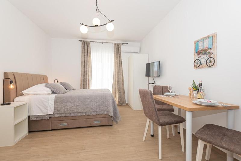 Studio Apartments Lovrić - image 15