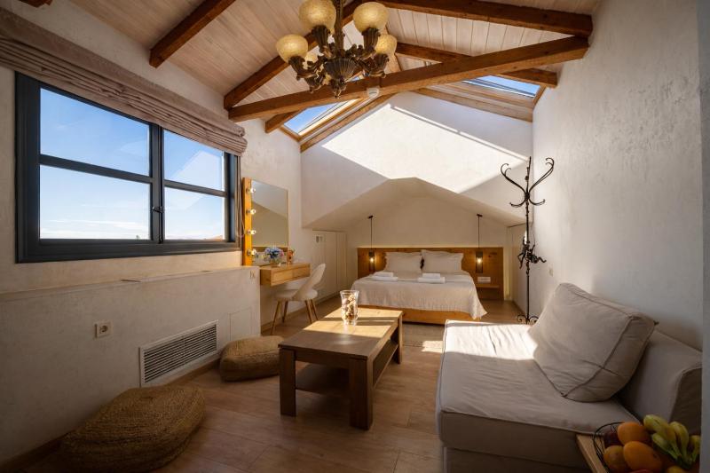 Panellinion Luxury Rooms - image 39