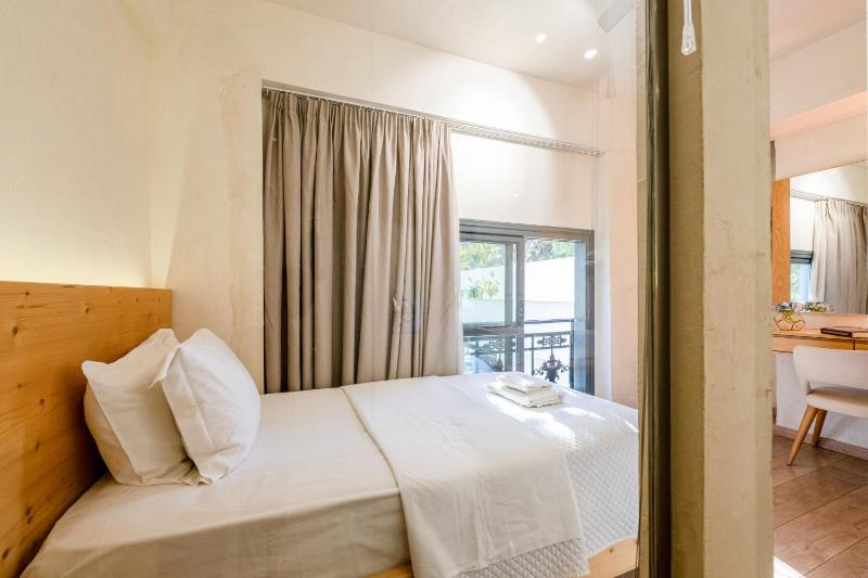 Panellinion Luxury Rooms - image 35