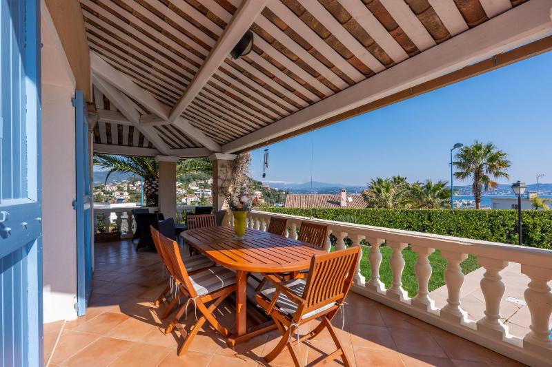 Villa provençale avec piscine et vue mer ! - image 19