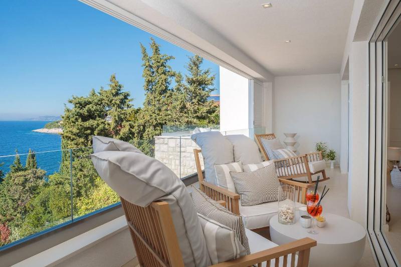 Luxury Villa Primosten Glamour near beach with pool and sauna - image 14