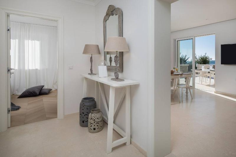 Luxury Villa Primosten Glamour near beach with pool and sauna - image 10