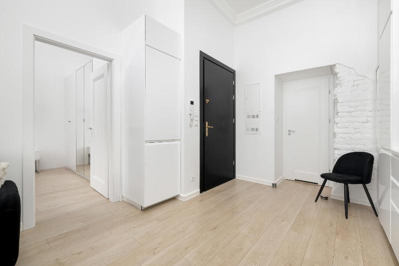 Calm & Functional Apartments in Lublin with SmartTV and Place for Remote Work by Noclegi Renters - image 23