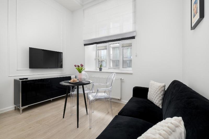 Calm & Functional Apartments in Lublin with SmartTV and Place for Remote Work by Noclegi Renters - image 31