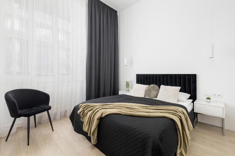 Calm & Functional Apartments in Lublin with SmartTV and Place for Remote Work by Noclegi Renters - image 27