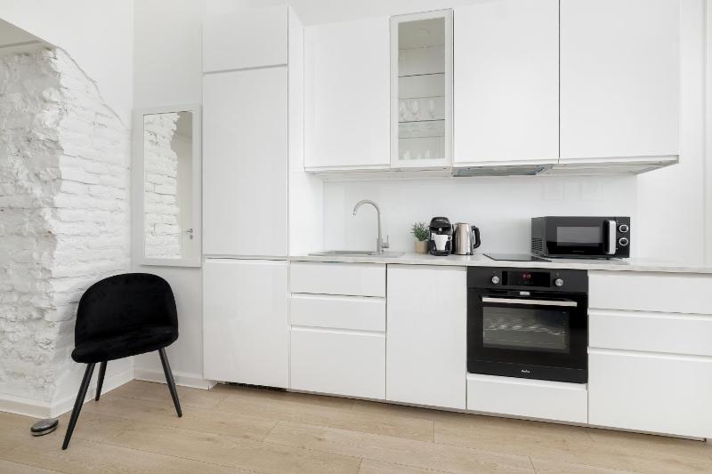 Calm & Functional Apartments in Lublin with SmartTV and Place for Remote Work by Noclegi Renters - image 36
