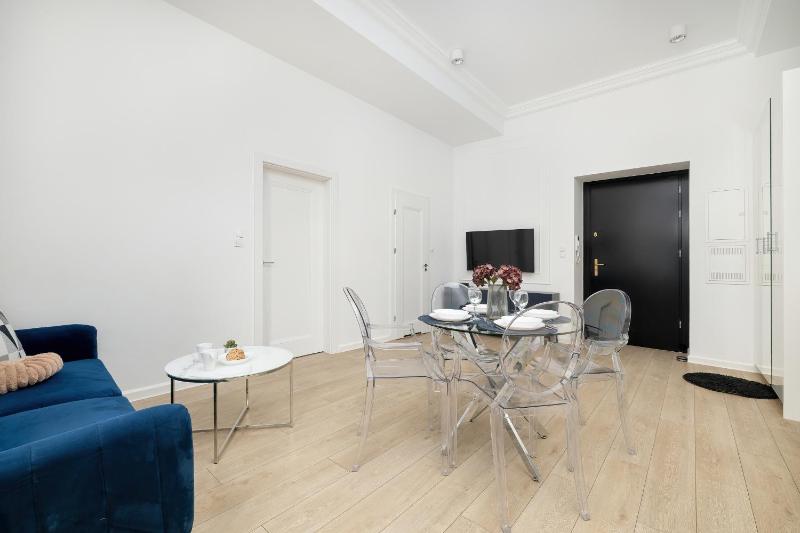 Calm & Functional Apartments in Lublin with SmartTV and Place for Remote Work by Noclegi Renters - image 49