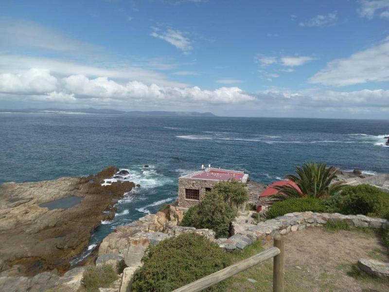 Ocean Edge Apartments - image 15