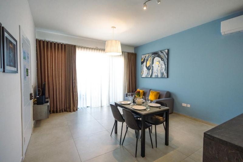 Bright and Modern 2BR Penthouse St Julians - image 14