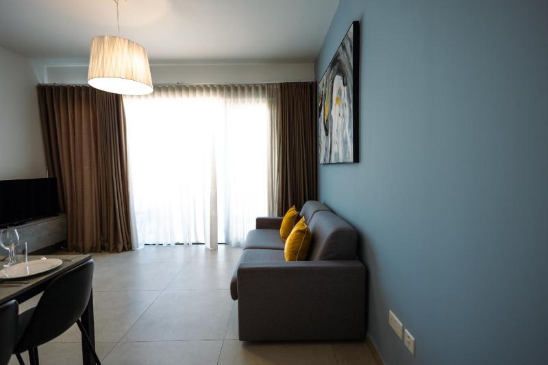 Bright and Modern 2BR Penthouse St Julians - image 11